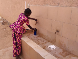 Agua en la fuente
